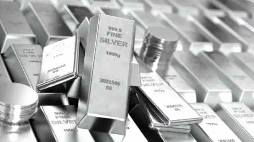 أسعار الفضة تشهد ارتفاعاً طفيفاً بنسبة 0.18% مع بداية الأسبوع